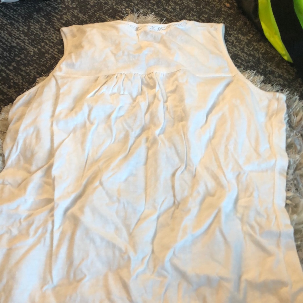 Embroidered Tank Top - Picture 4 of 5
